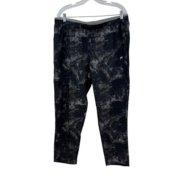 NEW Fabletics The Fundamental Pant Men's XL Black Noise Camo Gray Stretch - Picture 1 of 7